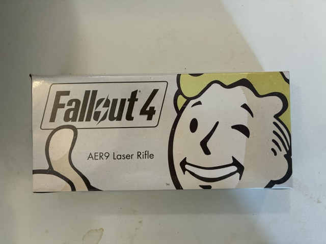 Fallout 4 AER9 Laser Rifle Replica Collectible – Boxed